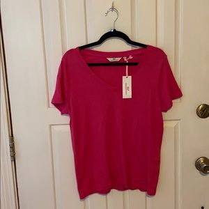 Fuschia short sleeved Vineyard Vine shirt